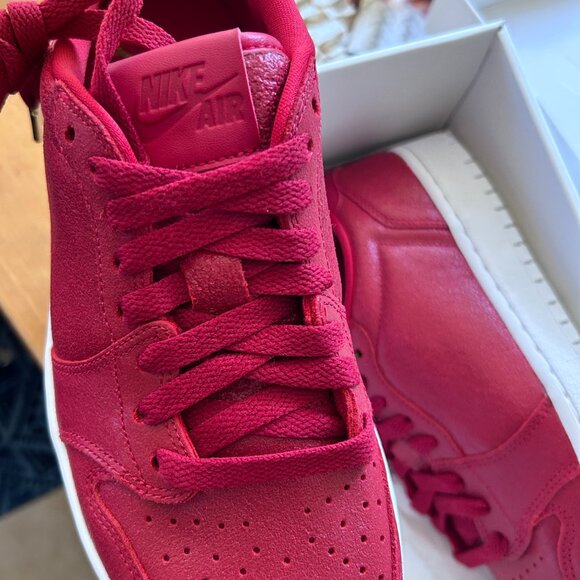 Red Nike Jordan 1 Retro Low NS - Women's size 7 - Picture 4 of 10